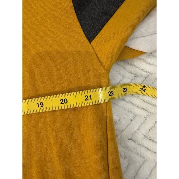 Wizarding World of Harry Potter Hufflepuff hoodie size xl - Picture 6 of 10